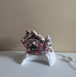M&Ms VINTAGE Y2K CERAMIC LIGHT UP CHRISTMAS VILLAGE HOUSE
